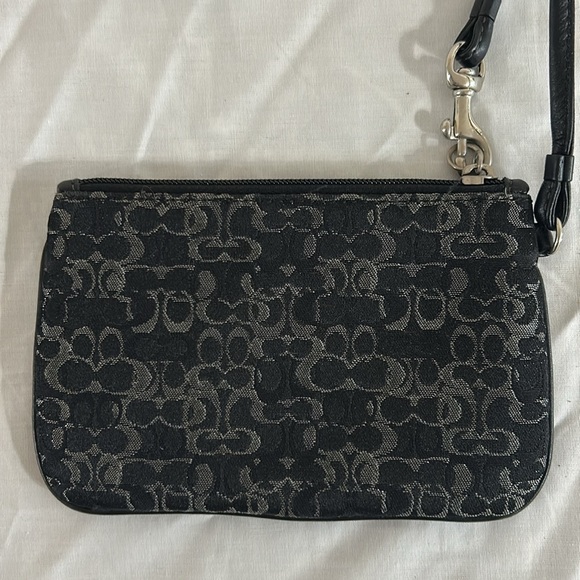Coach Wristlet bag wallet clutch Black Silver Signature C Pink lined Strap - Picture 3 of 4